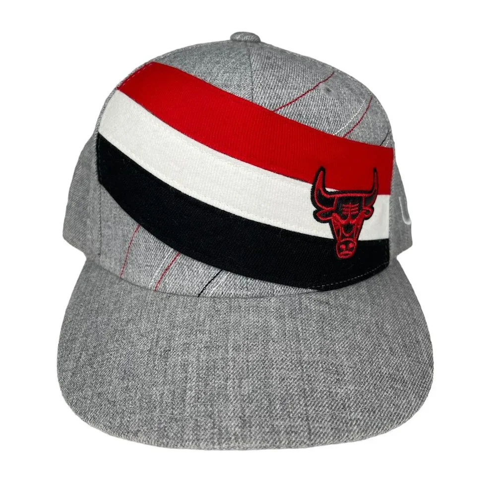 Vintage Chicago Bulls Grey/Black/Red/White Fitted Cap Baseball Hat(Size 6 7/8)